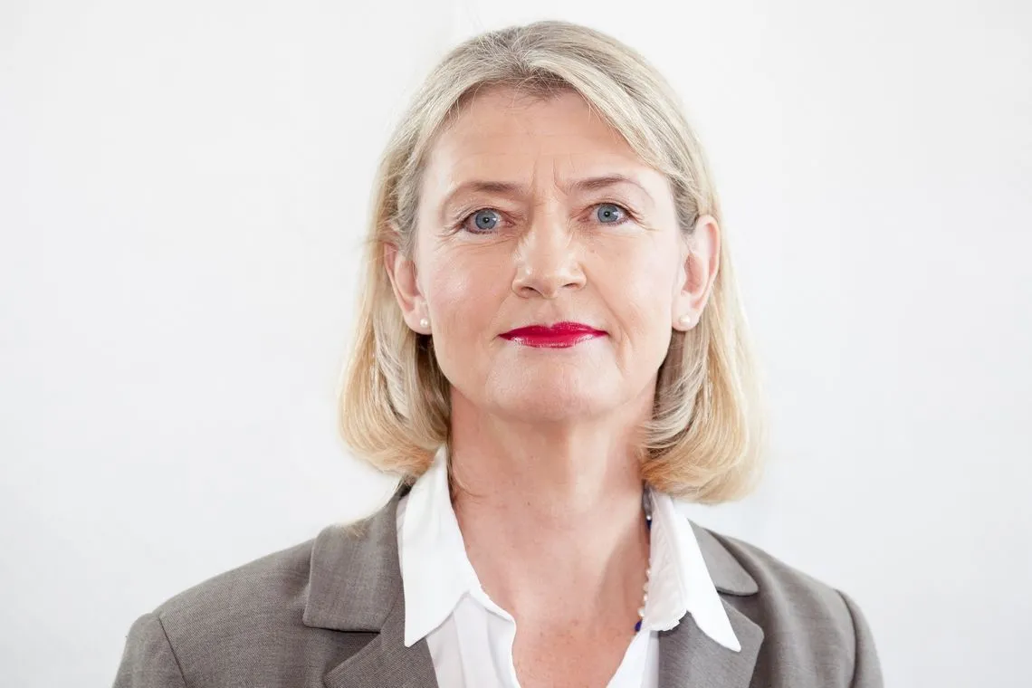 dr.-karen-morton-headshot-compressor-1